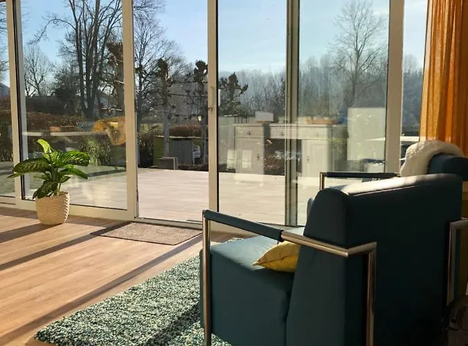 Rose Bed & Breakfast 3*